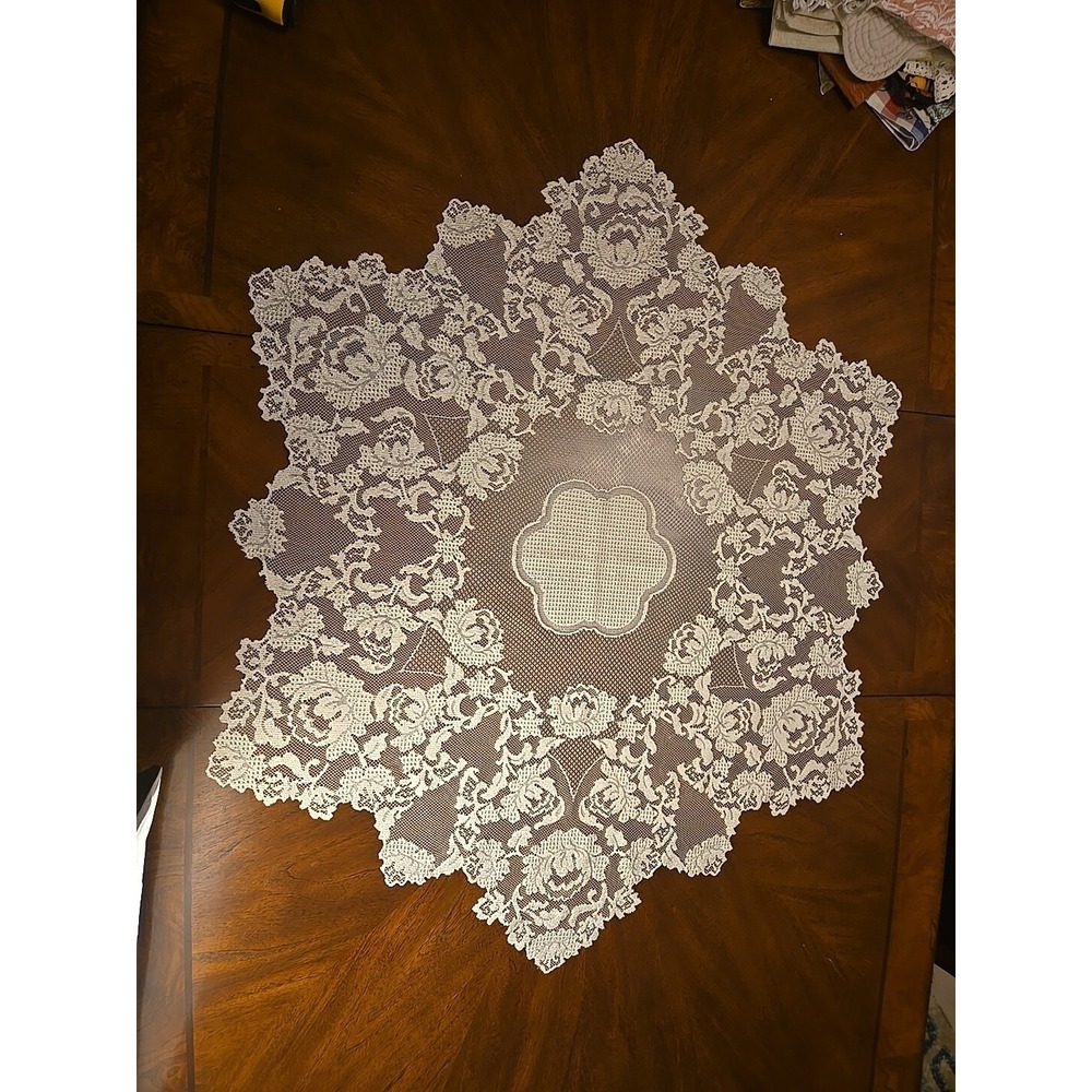 Beige Lace Star Shaped Table Topper Grapes Vine 40" Scalloped Edge Doyle Cottage